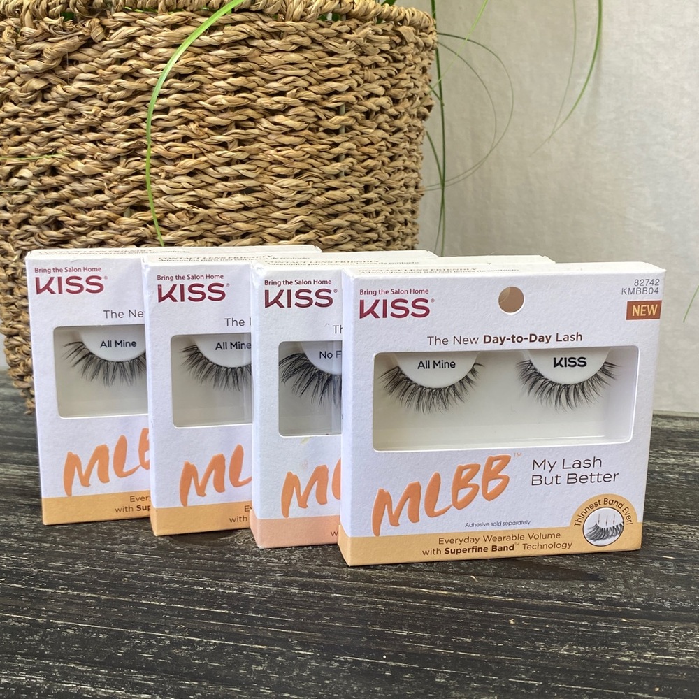 Kiss MLBB 4 Sets Day-to-Day Lashes NIB NEW
